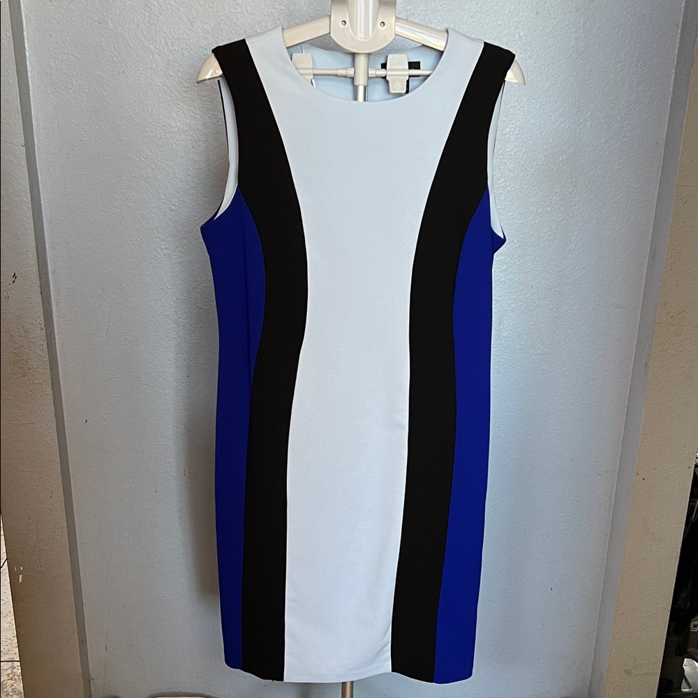 Liz Claiborne Sleeveless Colorblock Shift Dress in White, Black & Blue
